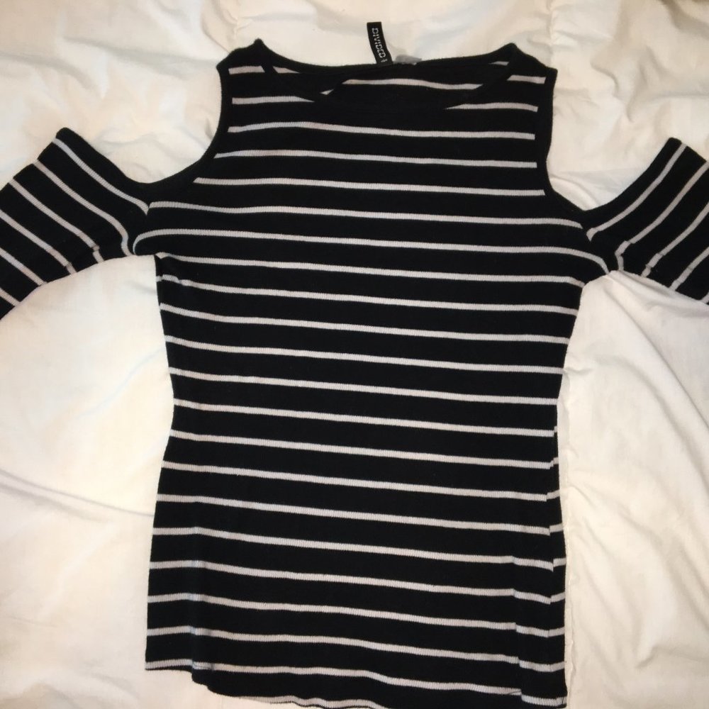 Women's long-sleeved cold-shoulder striped top